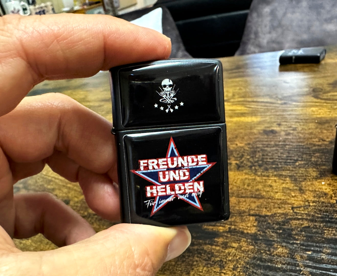 Zippo Feuerzeug Logo Edition – Original Sturmfeuerzeug inkl. Benzin