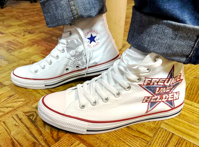 Original Converse Sneaker personalisiert mit Namen – White Signature Edition