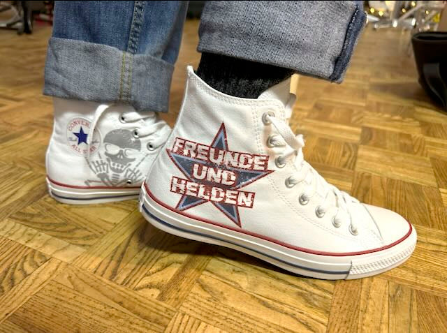 Original Converse Sneaker personalisiert mit Namen – White Signature Edition