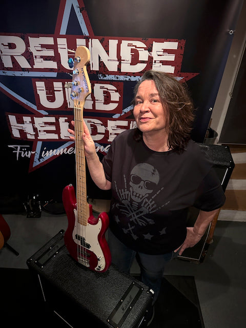 Skull T-Shirt – Rock & Metal Shirt (Unisex) | Freunde und Helden