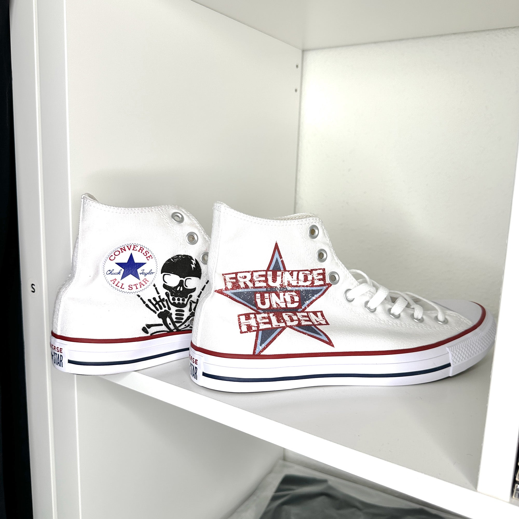 Original Converse Sneaker personalisiert mit Namen – White Signature Edition