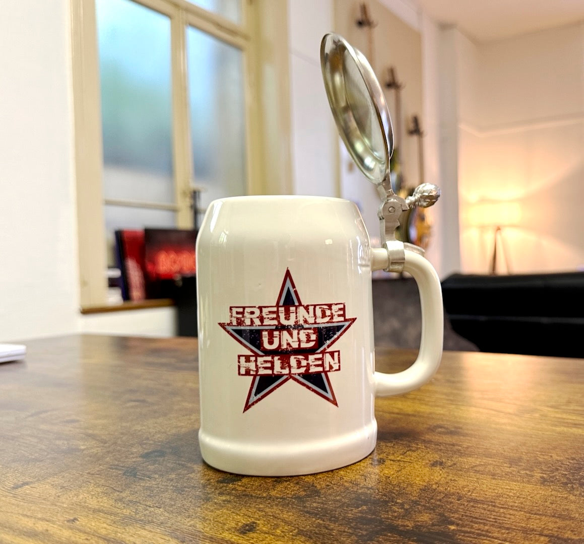 Bierkrug mit Heavy Metal-Deckel – 0,5 L (Limited Edition)